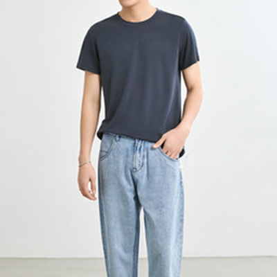 Round neck T-shirt
